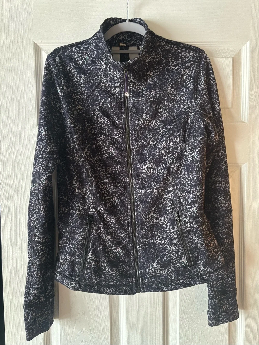 Lululemon Forme Jacket (Cuffins) Zip-Up. Size 8